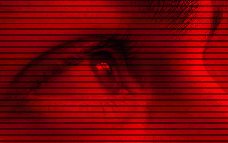 In Red Lense