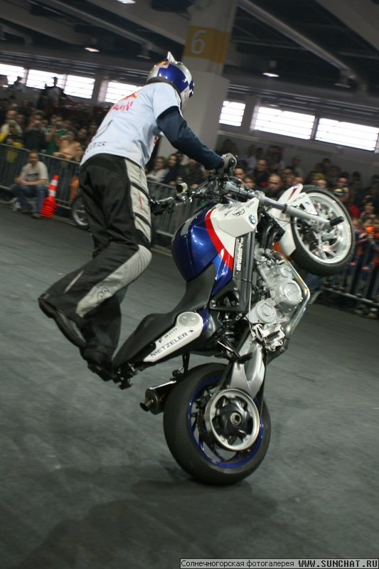 BMW Stunt riding