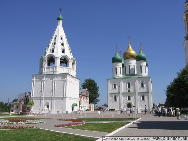 Соборная площадь Кремля в Коломне